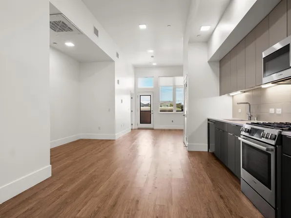 1545 32nd St #208, Oakland, CA 94608