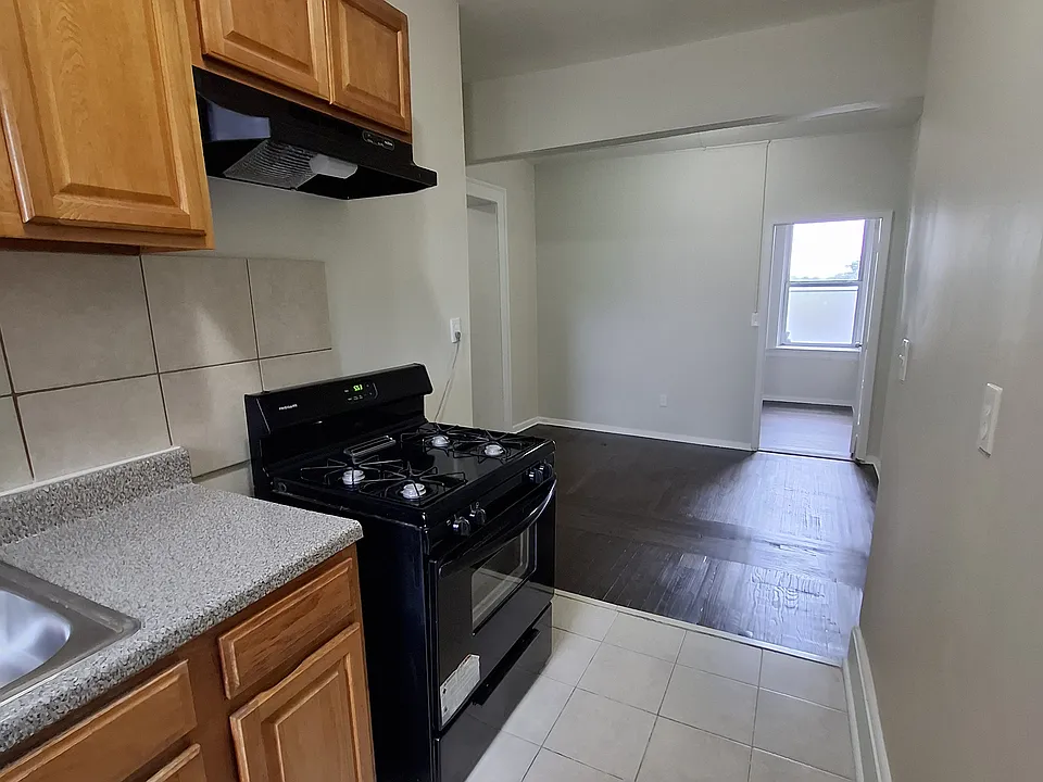 220 Roseville Ave #304