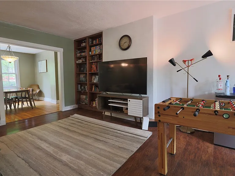 2324 Murray Ave — Photo 5