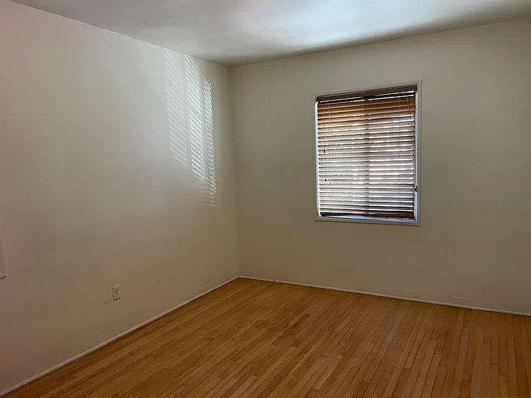 15 Cerritos Ave — Photo 8