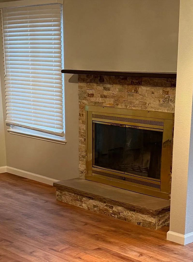 2315 Roundhouse Road / Reduced — Photo 2