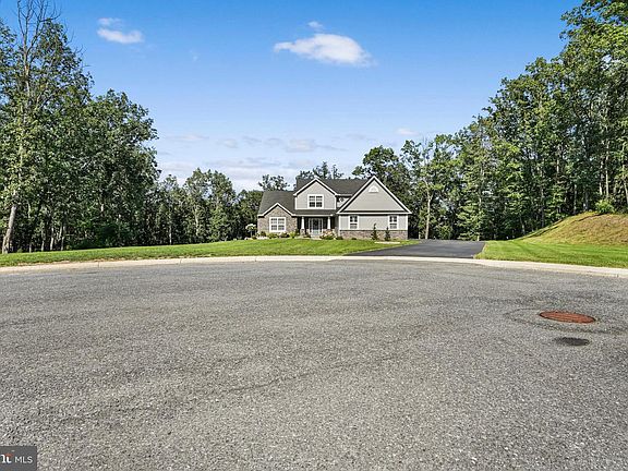 4th image of 33 Cisella Dr