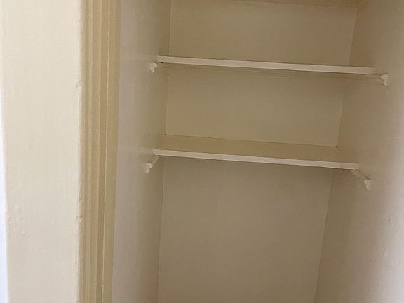 2nd image of 925 Harrington Ave #B1