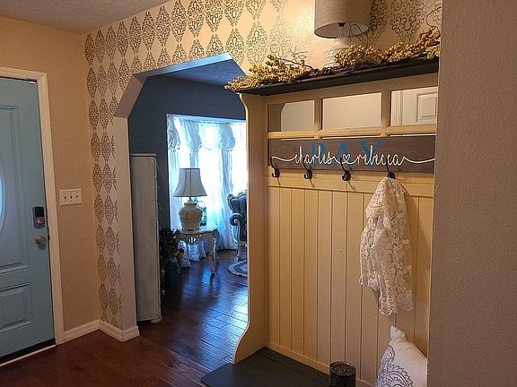 5th image of 2060 NE 12th Pl