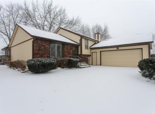 2006 Tilbury Rd, Waterloo, IA 50701