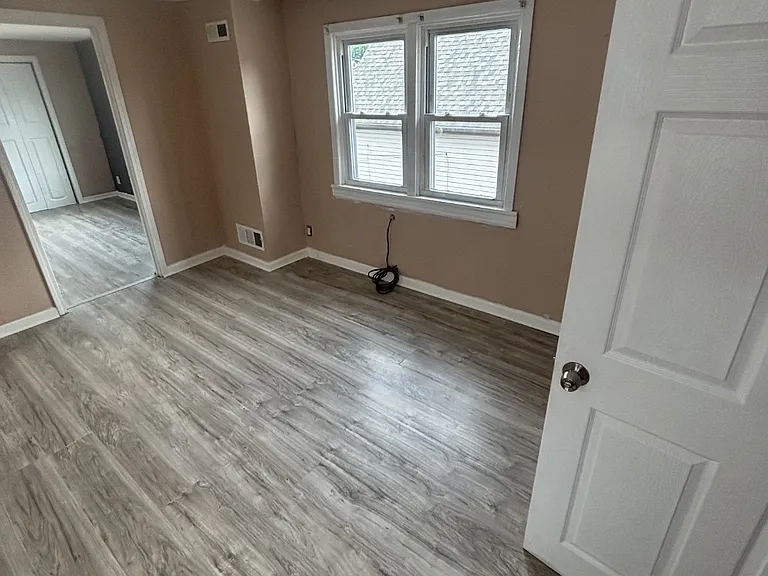 9704 S Broadway St — Photo 11