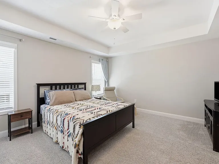 976 Gateway Commons Cir — Photo 14