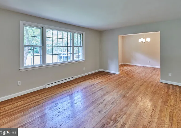 506 Foulkstone Rd — Photo 4