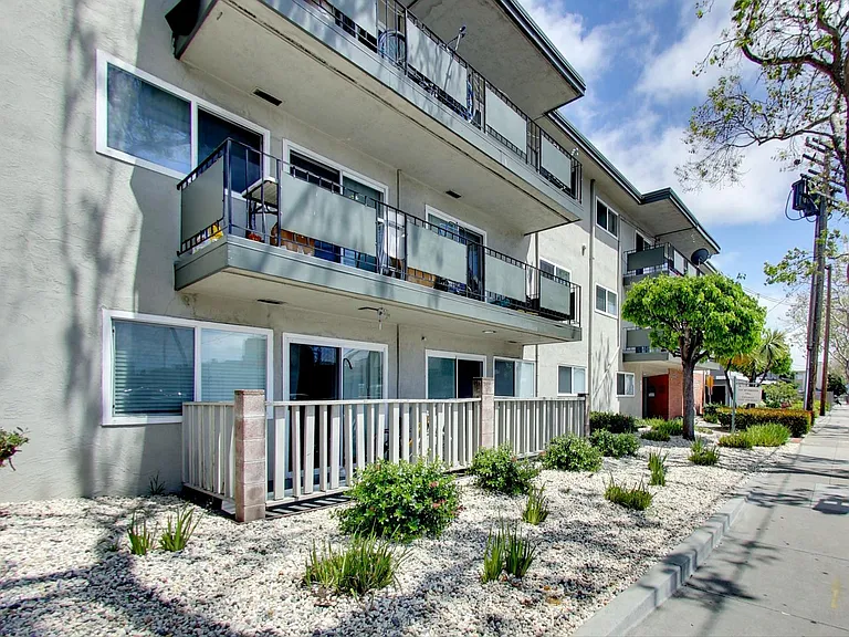 PARKWEST APARTMENTS — Photo 16