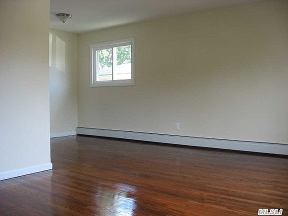 3rd image of 224 Swalm St