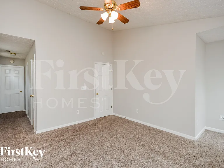 345 Lakeside Cir — Photo 11