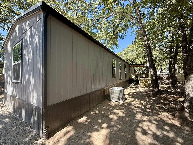 1808 Sheila Dr — Photo 9