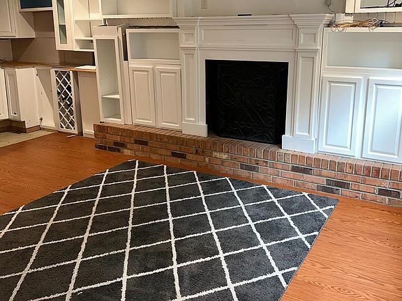 5th image of 20 Shenandoah Dr