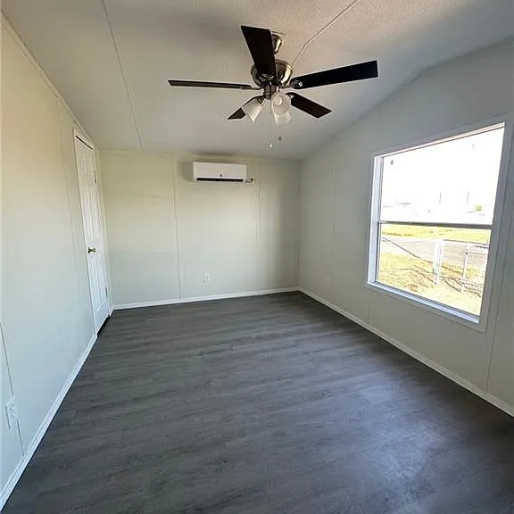 1307 Rising Sun St — Photo 10