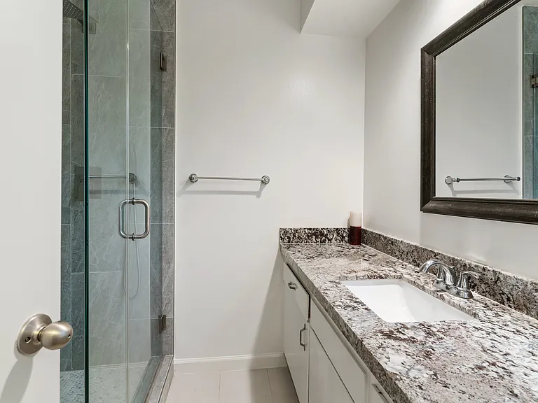 1410 S Bentley Ave #102 — Photo 14