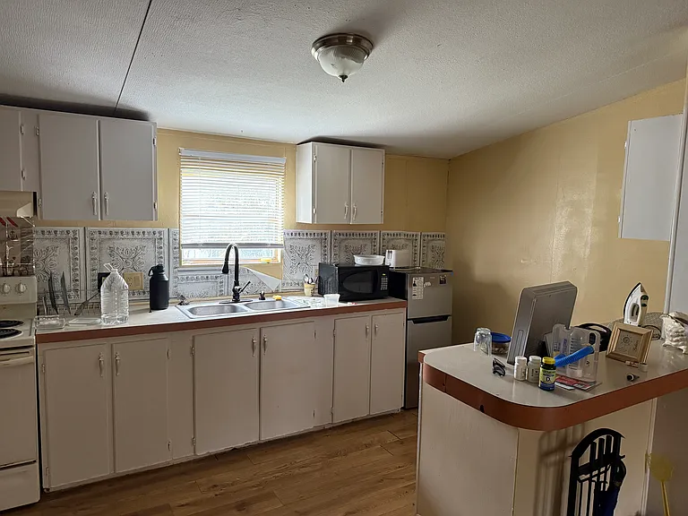 79 E Elm St — Photo 11