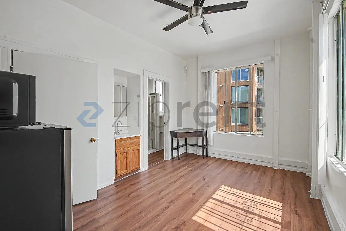 Studio, 275 sqft, $1,679 — Photo 1