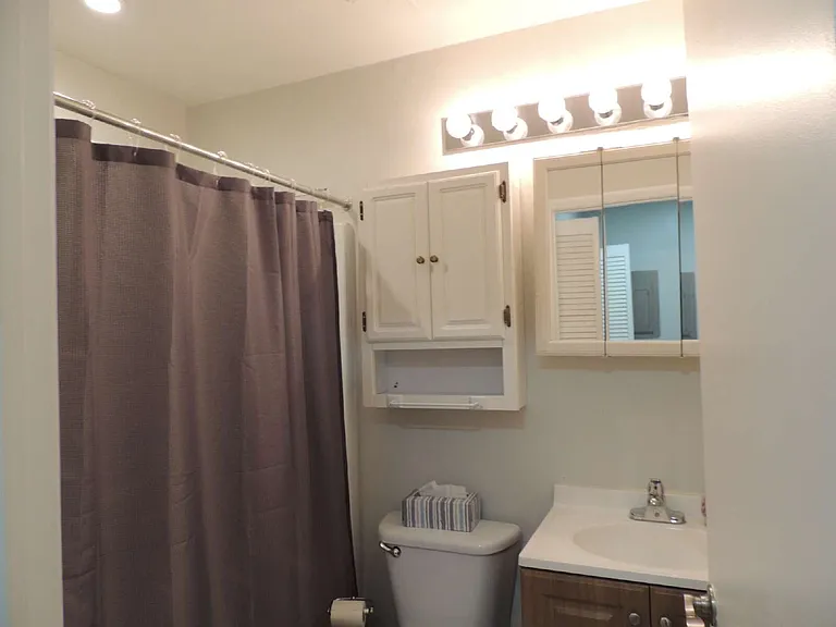 944 Burlwood St — Photo 12