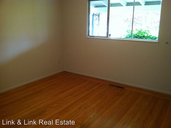4th image of 513 Cottonwood Dr