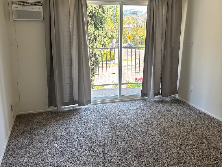 4505 W 5th St #1 — Photo 10