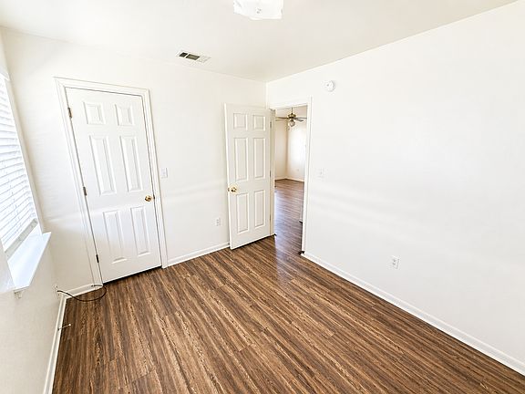 5th image of 204 W Avenue F #B