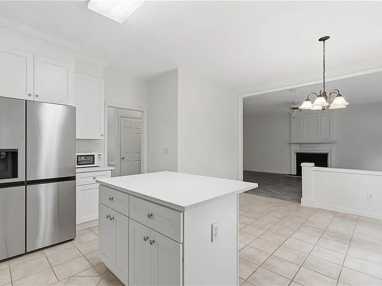 6430 Barwick Ln — Photo 10
