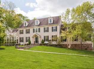 123 Hickory Ln, Madison, CT 06443