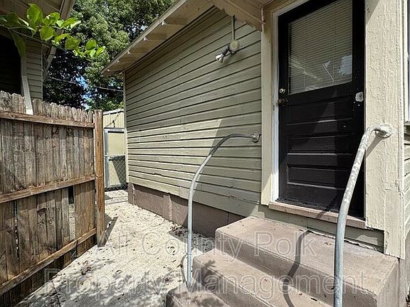 3rd image of 204 Cannon St