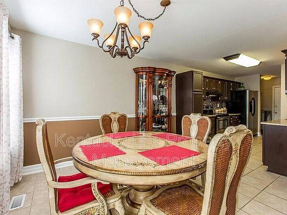 4th image of 3630 Walden Dr