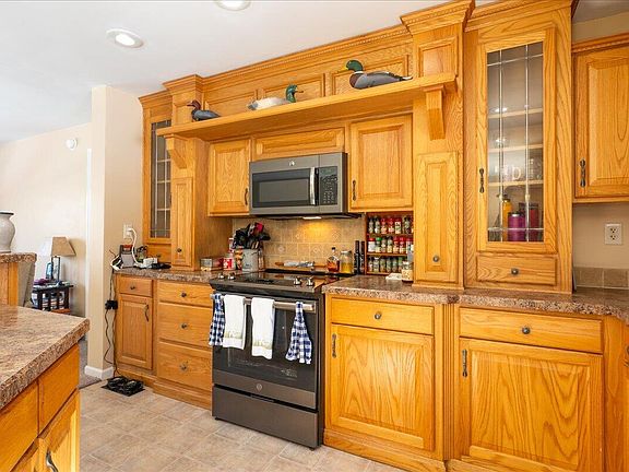 4th image of 407 Waldoboro Road