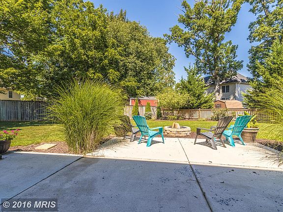 3rd image of 11402 Fox Chase Ct