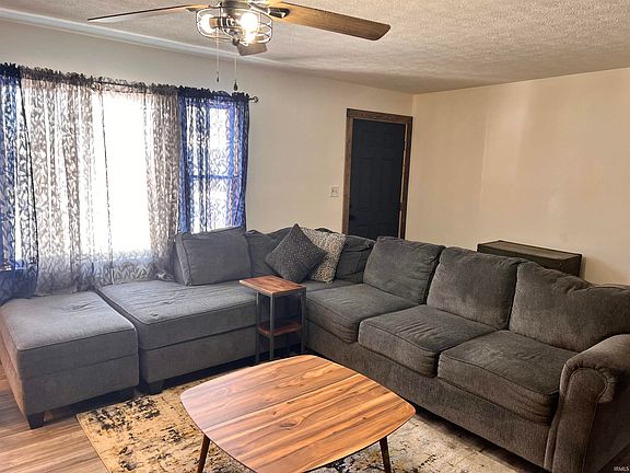 4th image of 114 S Harding St