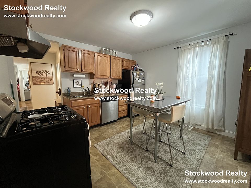 1st image of 861-1 E 1st St
