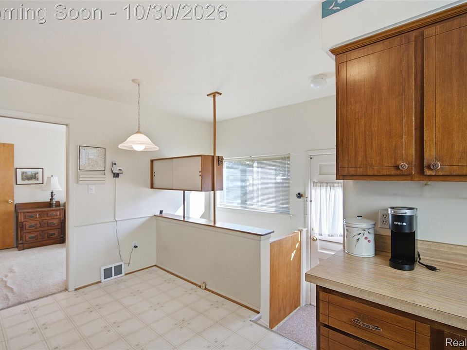 21980 Tredwell Ave, photo 13
