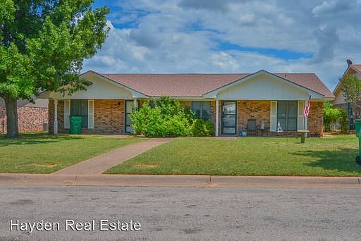 1st image of 105 Willow Ln #B