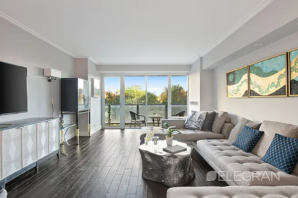 Rented by (Legacy) Elegran | media 3