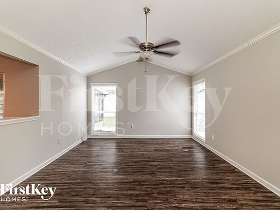 3rd image of 7027 Silvermill Dr
