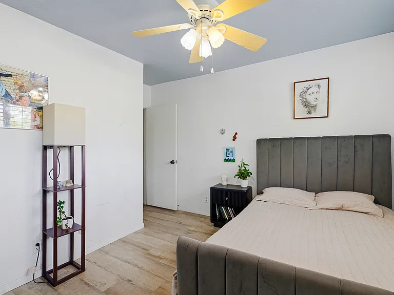 24668 Ebelden Ave — Photo 7