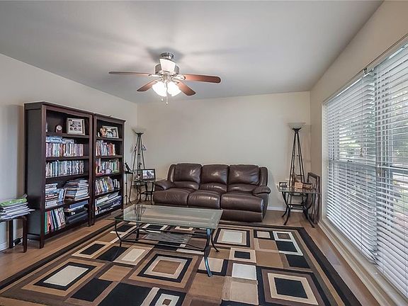 4th image of 3329 Prudence Dr