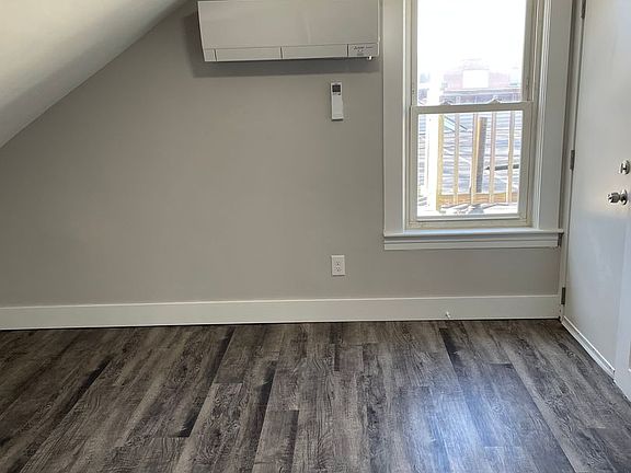 5th image of 71 Pleasant St #10