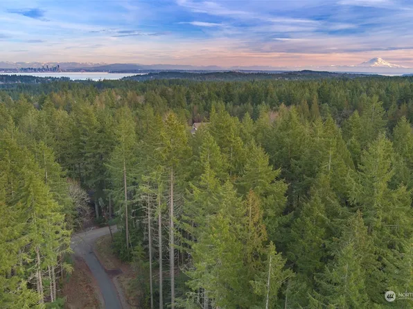 6015 Chorus Frog Street NE, Bainbridge Island, WA 98110