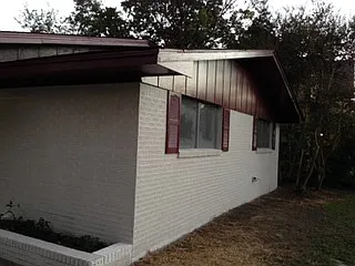 Building Photo - 108 Moss St