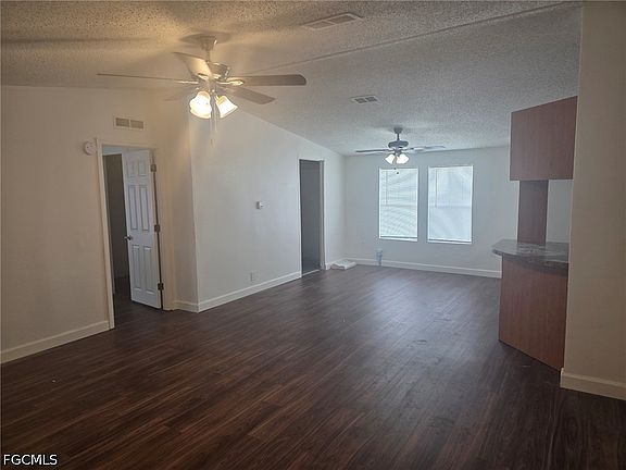 4th image of 425 Tanner Rd