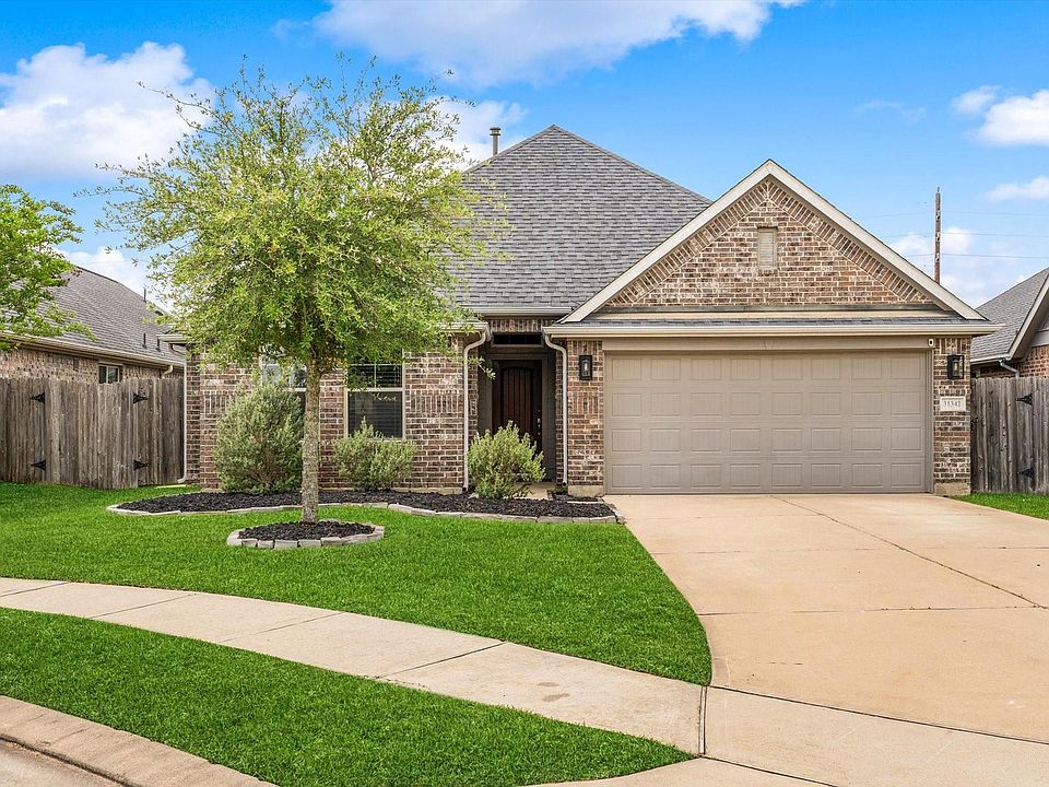 1st image of 31342 Gulf Cypress Lane