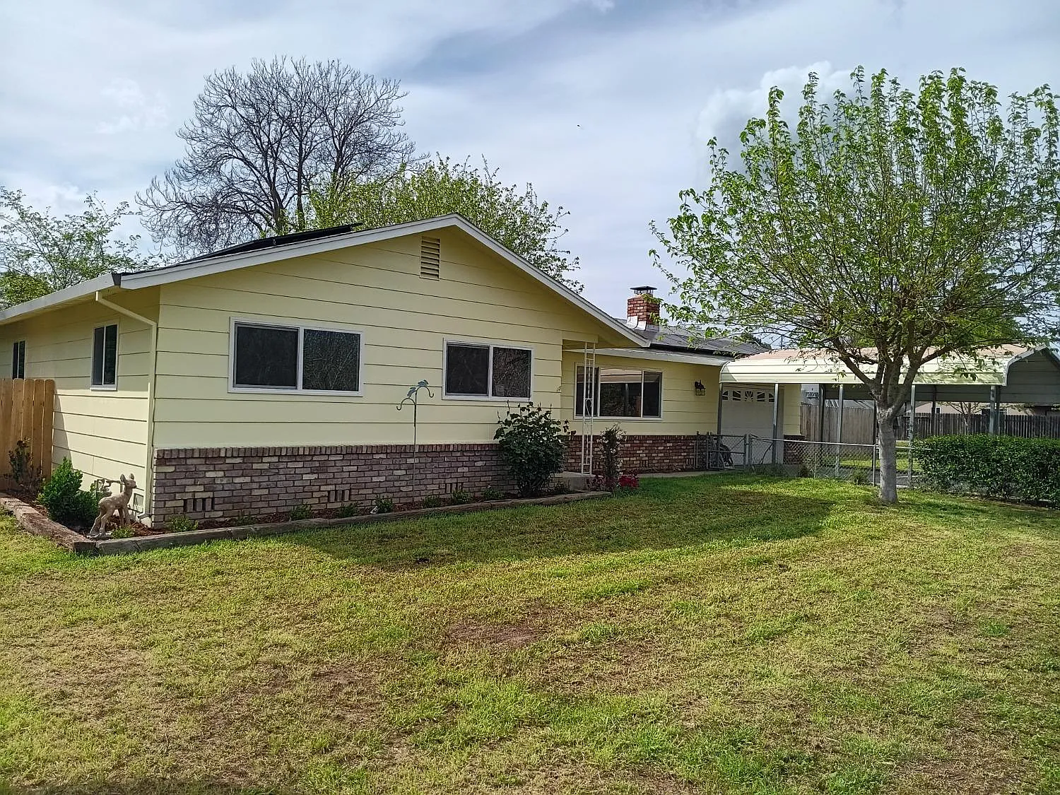 2240 Locust St photo 1
