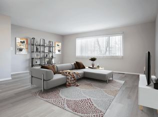 Versailles, Oak Park, MI 48237