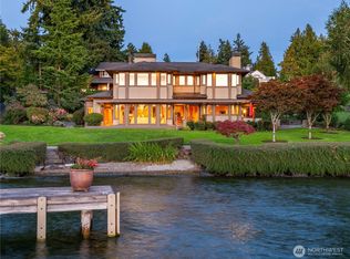 9001 NE 40th Pl, Bellevue, WA 98004