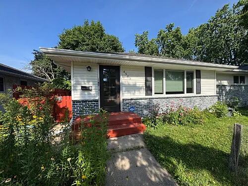 4505 Drew Ave N Photo 1