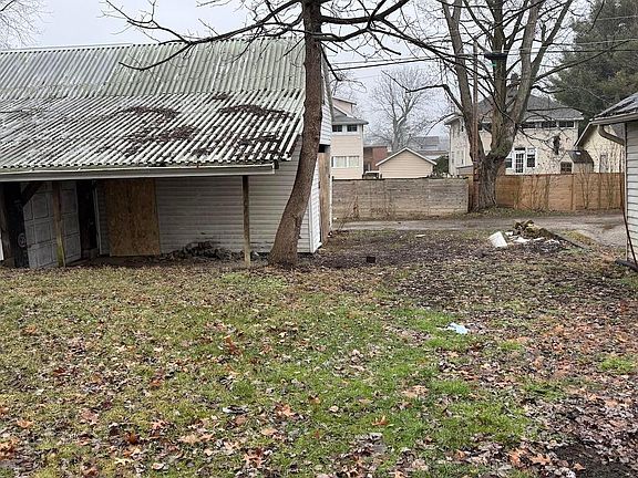 3rd image of 326 N 11th St