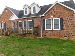 194 Chilton Rd, Ararat, NC 27007